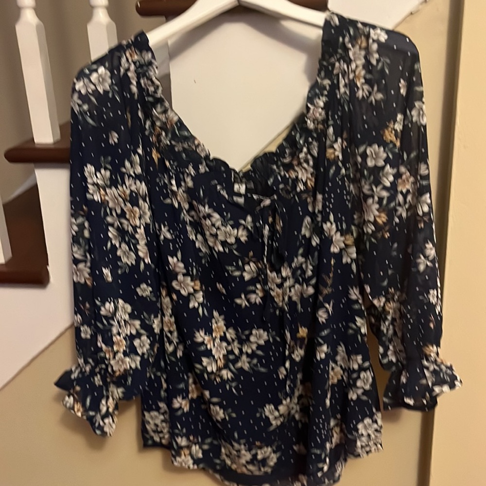 Brand new floral navy blouse X-Large - Picture 4 of 4